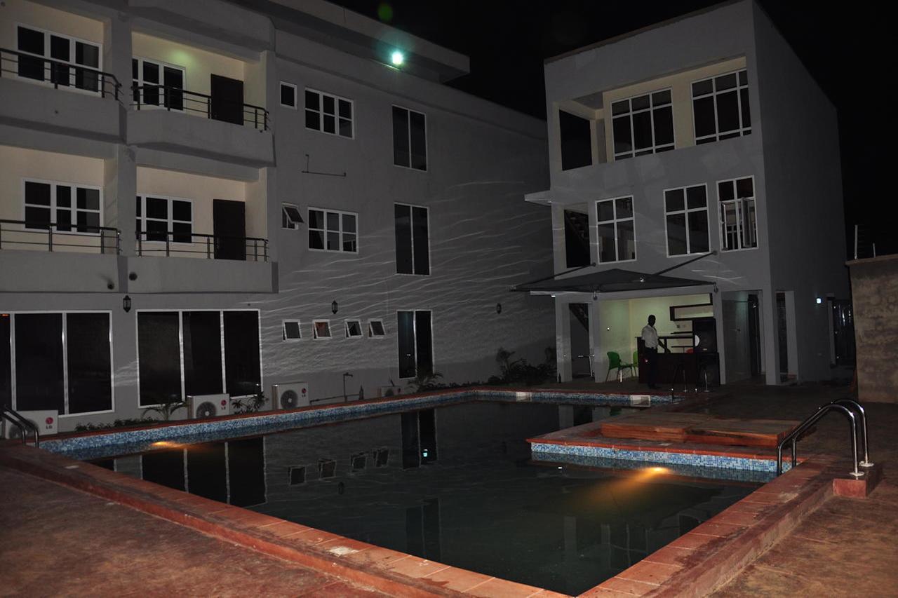 Grand Bank Link Hotel Otta Bagian luar foto