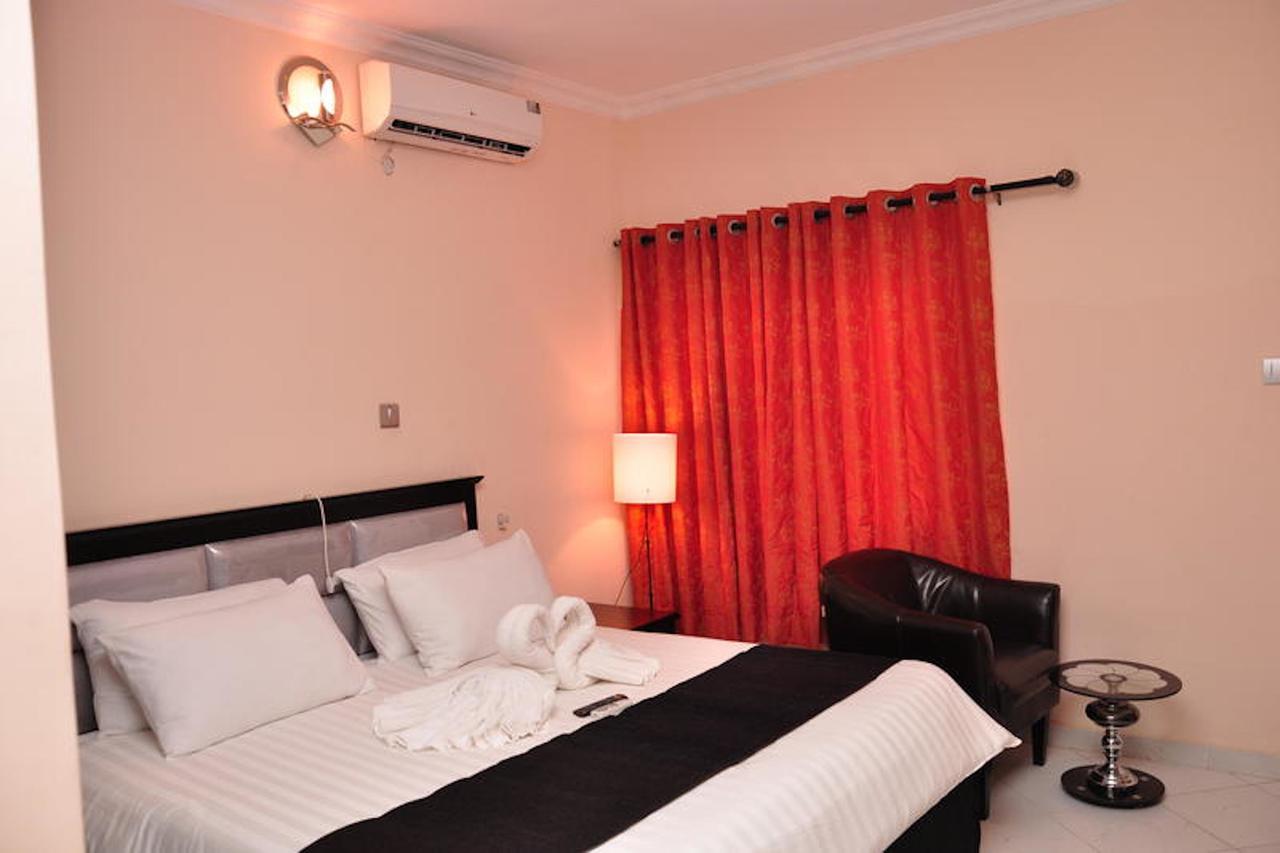 Grand Bank Link Hotel Otta Bagian luar foto