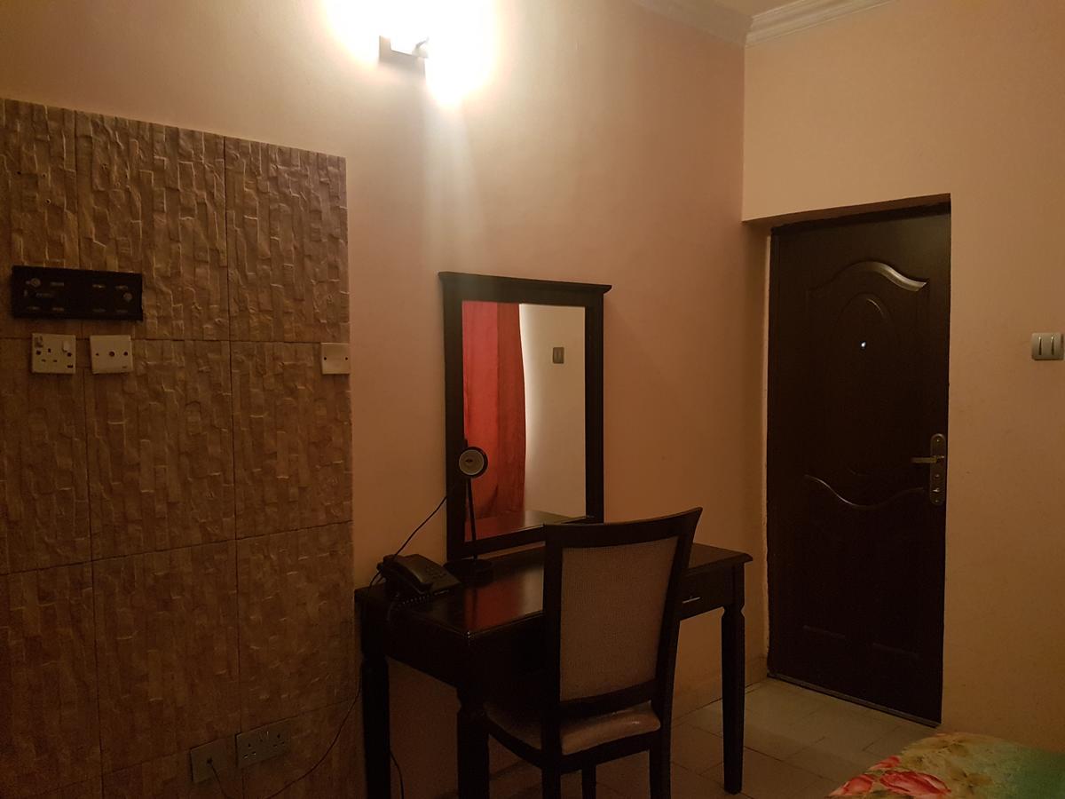 Grand Bank Link Hotel Otta Bagian luar foto